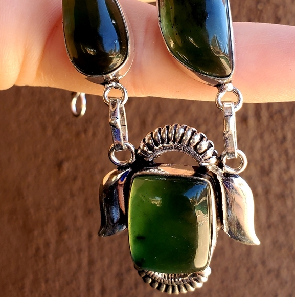 New Nephrite Canadian Jade 925 Silver Necklace. - Picture 7 of 15